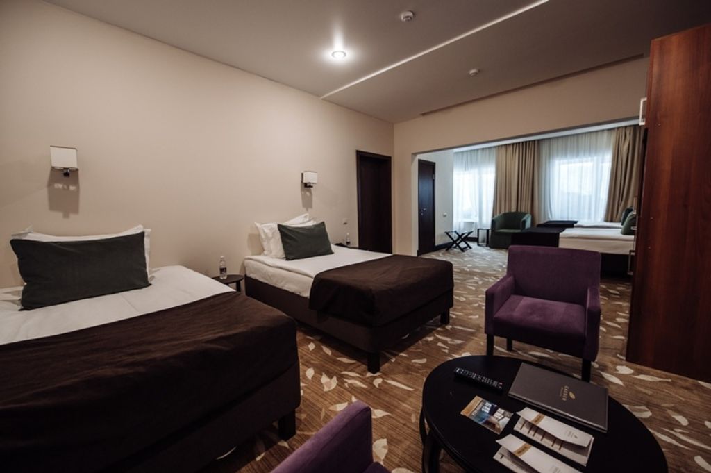 Garden hotel & SPA — Семейный номер с четырьмя односпальными кроватями