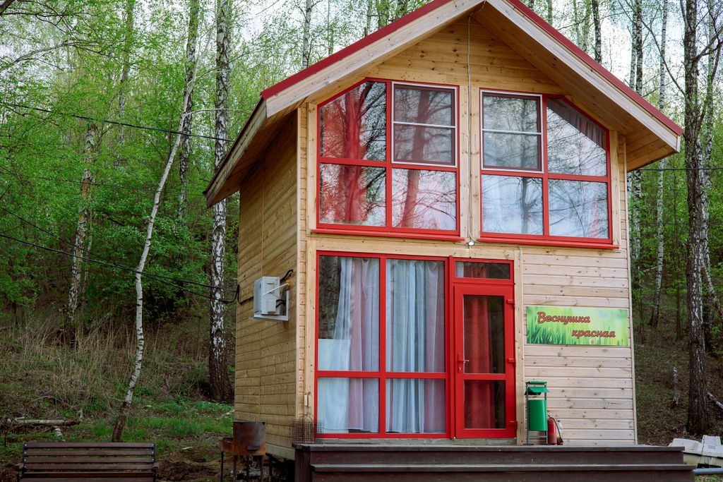 Хуторок Озерный — Дом веснушка красная