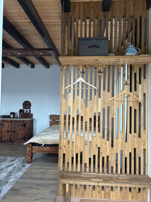 Kray house — Трёхместный номер стандарт с видом на горы