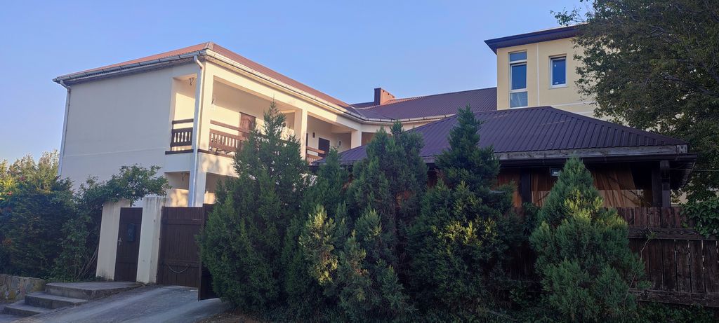 Розовый Сад — Четырёхместный номер улучшенный с видом на море