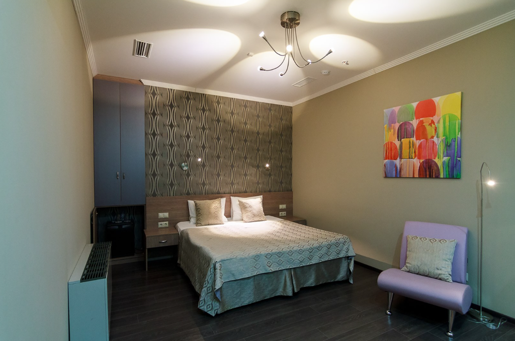 На Казачьем — Двухместный номер с 1 кроватью стандарт без окна на улицу (окно выходит в атриум отеля)