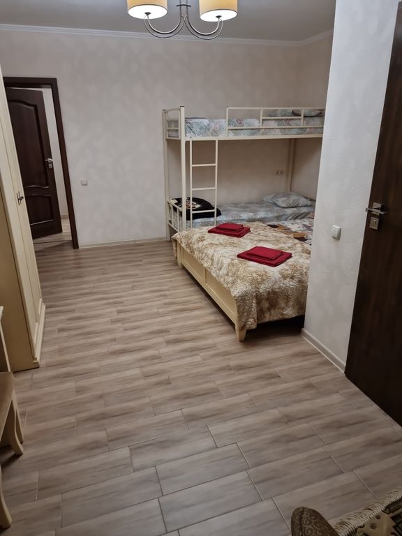 Валери — Трёхместный номер стандарт с видом на город