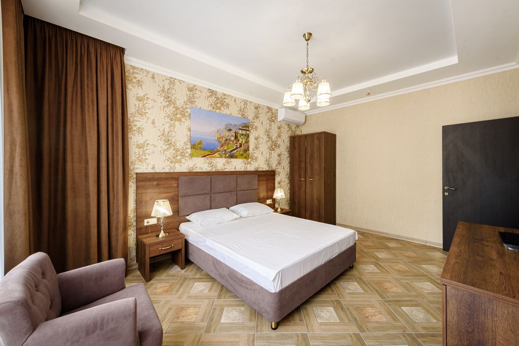 Винтаж — Четырёхместный номер Полулюкс 2-комнатный с балконом