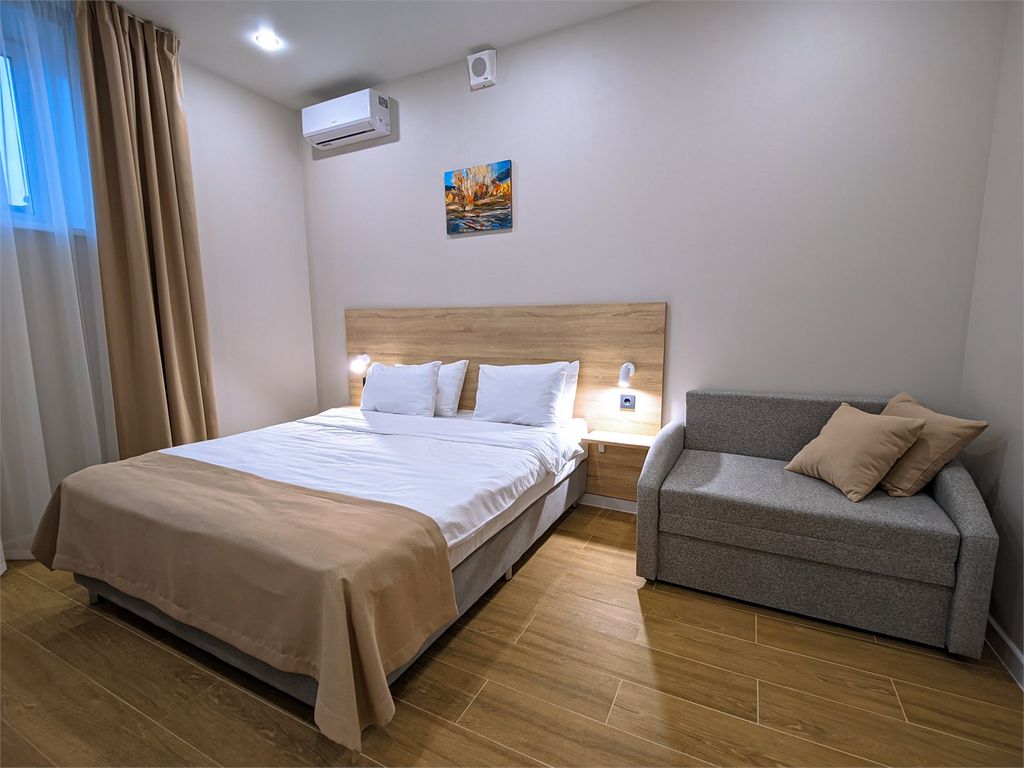 Фешин — Четырёхместный номер полулюкс двухкомнатный