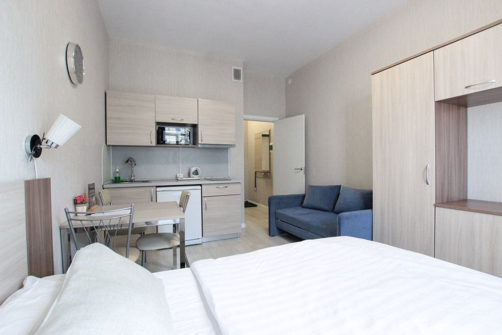 ЛунаПулково — Семейный номер студия на 4 человека с французским балконом