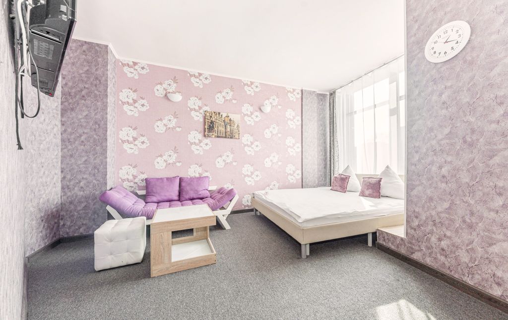 Мини-гостиница Халва — Четырёхместный номер комфорт кровать+диван