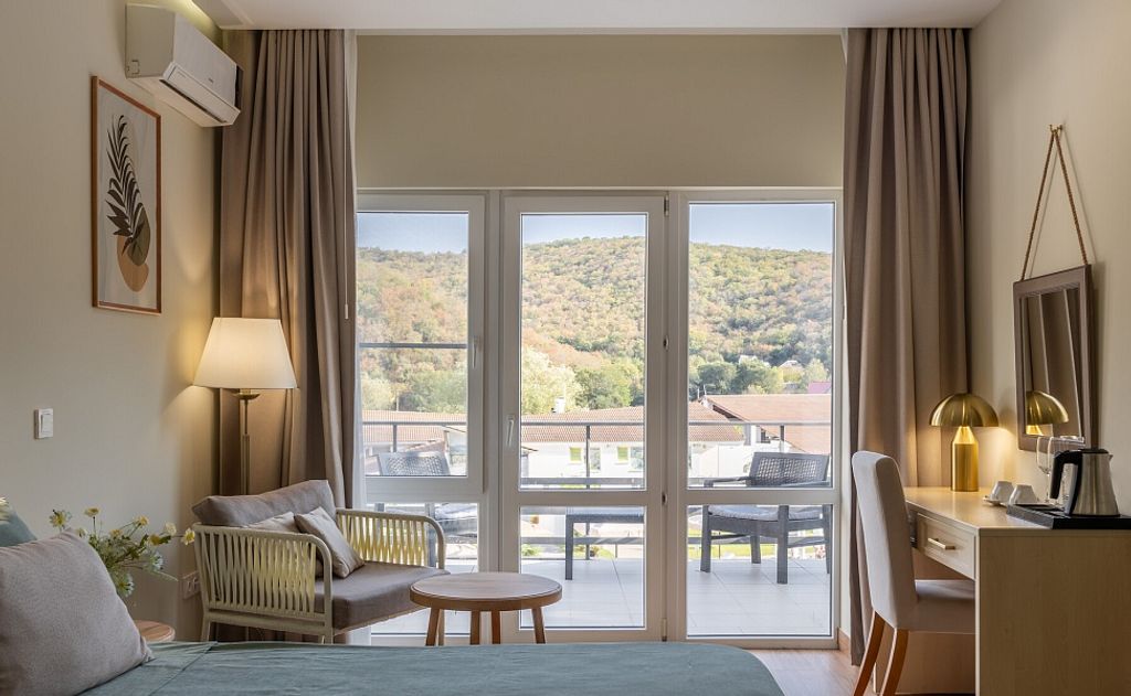 Усадьба Круглое Озеро — Двухместный номер с 2 отдельными кроватями полулюкс плюс с балконом