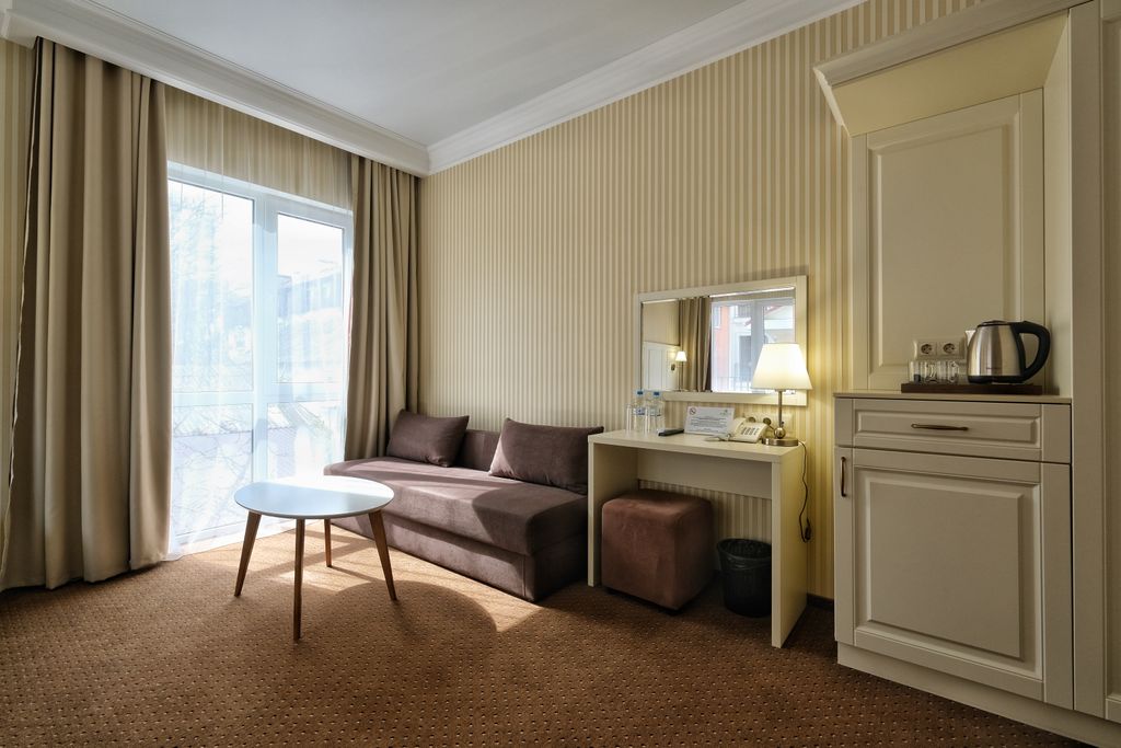 Адриатик — Четырёхместный номер Джуниор сюит без балкона