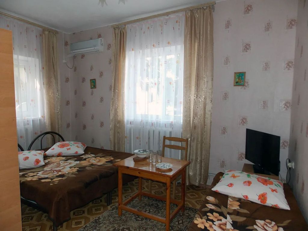 На Черноморской — Трёхместный номер стандарт