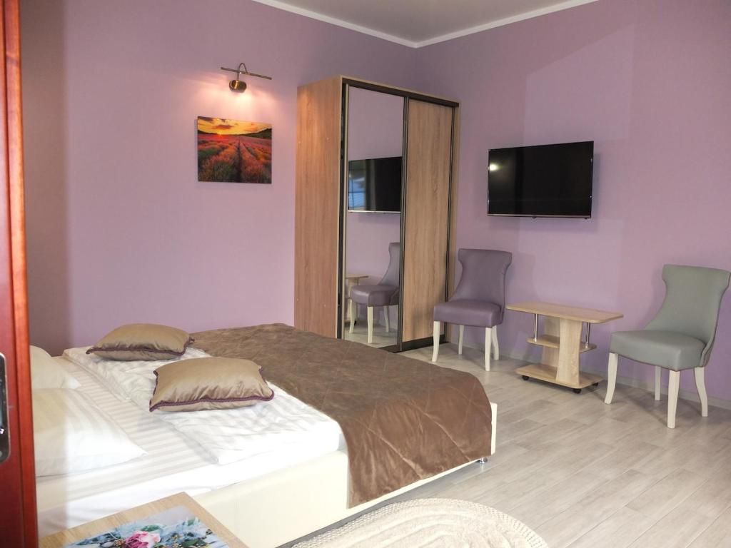 Ланета — Апартаменты помещение двухкомнатное на пятерых с балконом