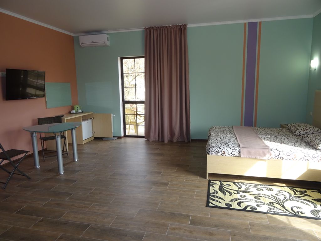 Ланета — Четырёхместный номер люкс с балконом