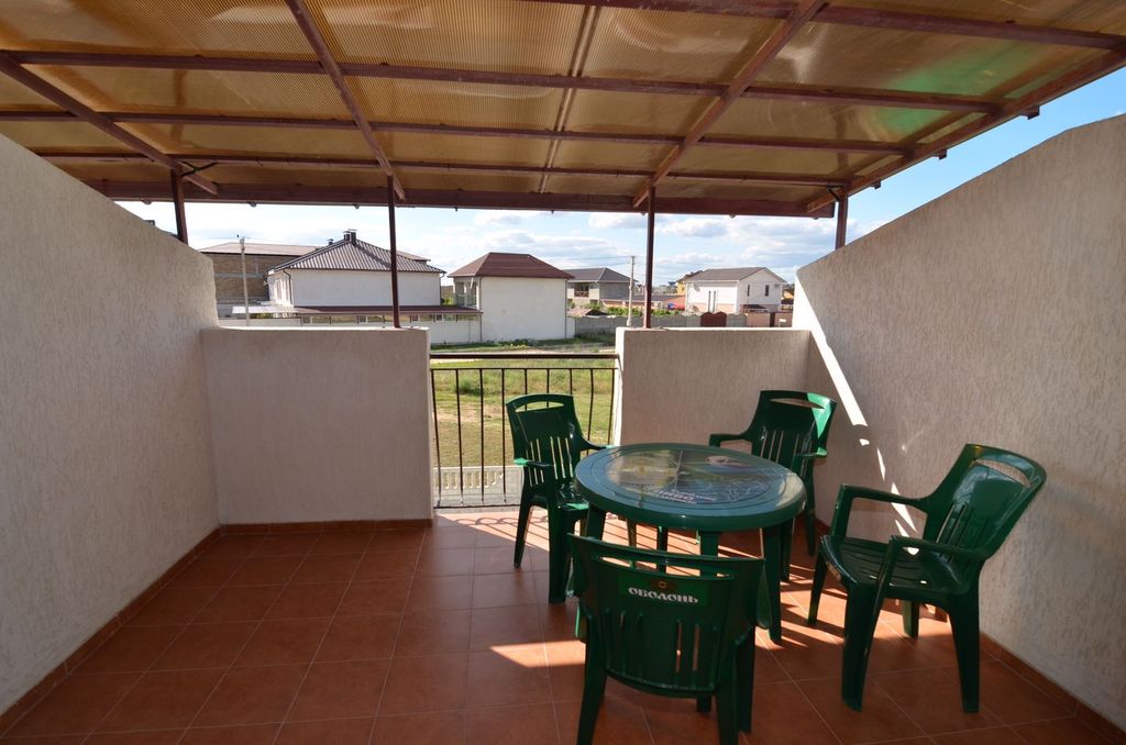 Морской Бриз — Четырёхместный номер двухкомнатный с балконом