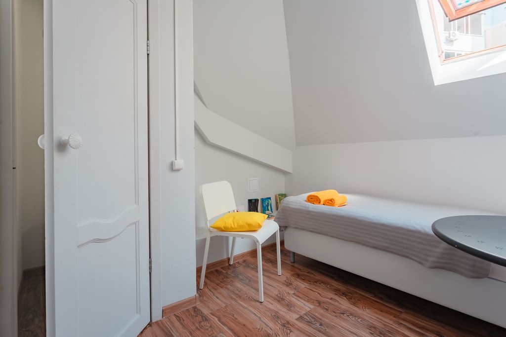 Кислород — Одноместный номер с санузлом №7