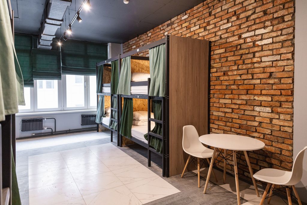 Хостел и Точка — Многоместный смешанный номер 8 мест, верхнее место