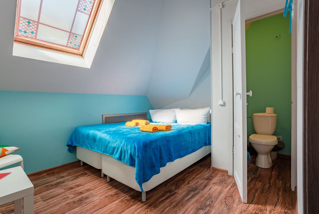 Кислород — Двухместный номер с 1 кроватью и санузлом №9, душ общий