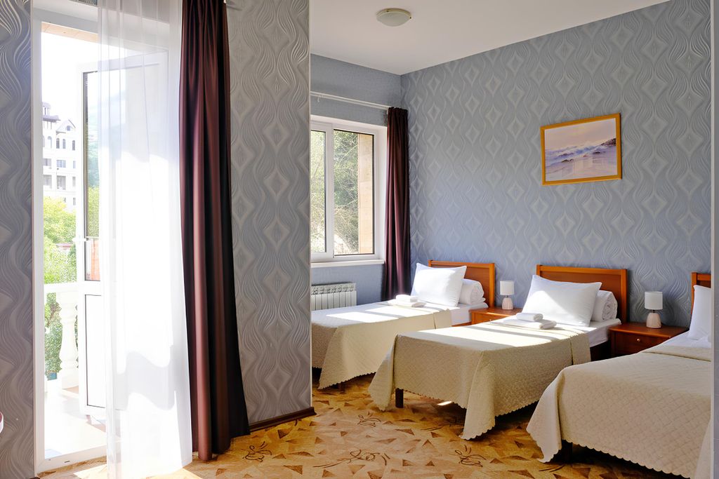 Утомленные солнцем — Трёхместный номер стандарт