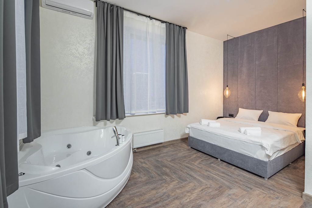 Гостиниц NET — Апартаменты Люкс с Джакузи