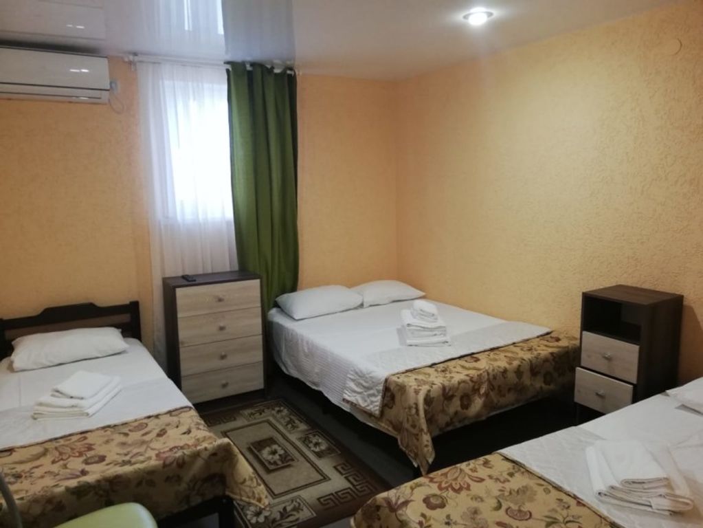 Эв Рошель — Четырёхместный номер стандарт