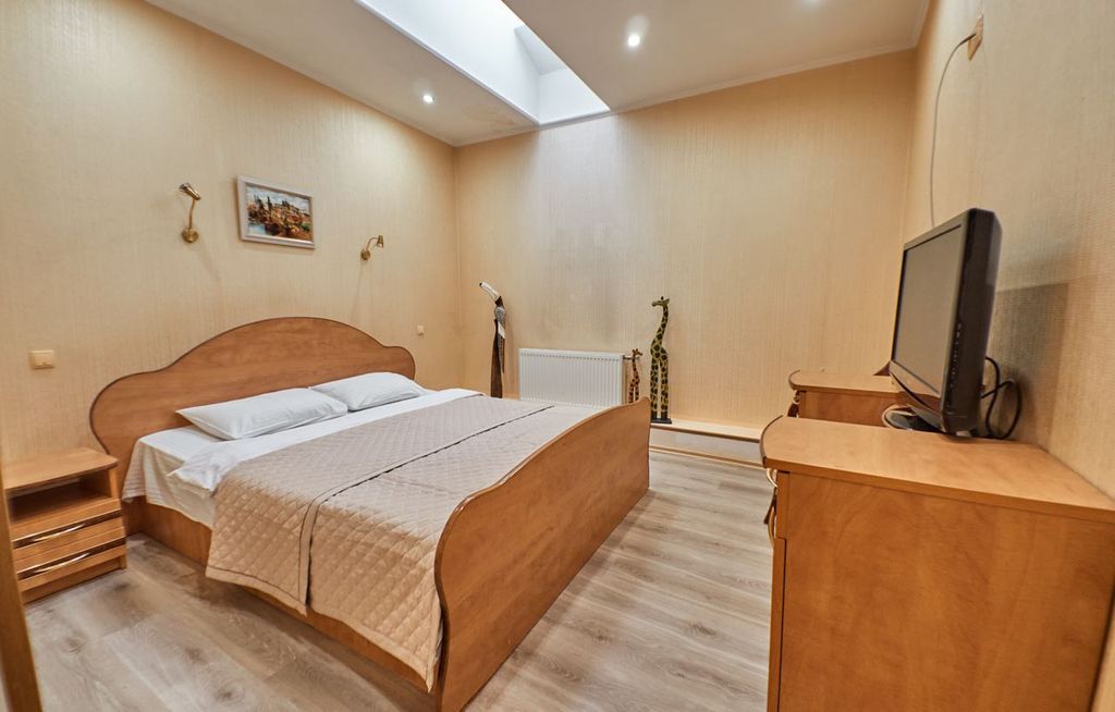 Джера — Четырёхместный номер стандарт с видом на город