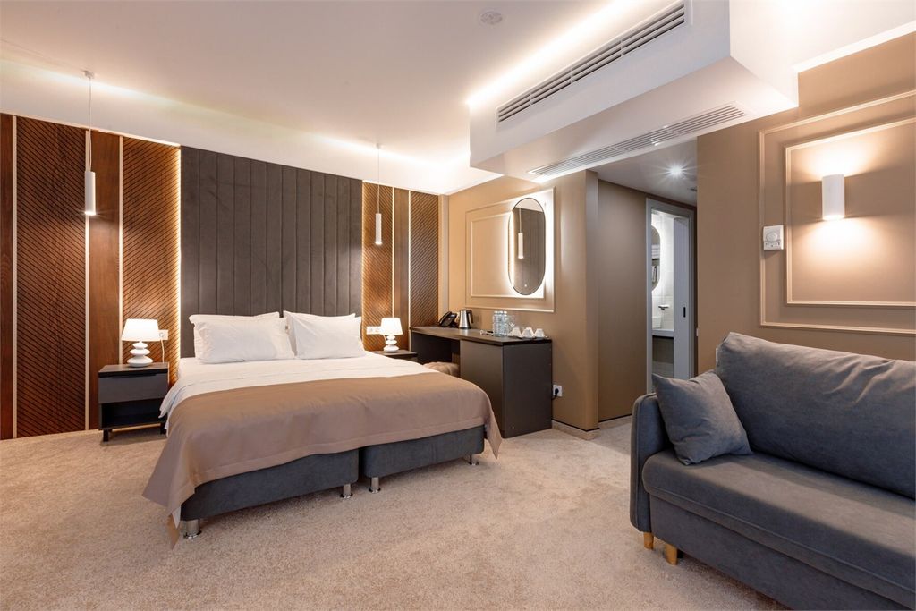 Грейс Лазурь — Синьор Сюит