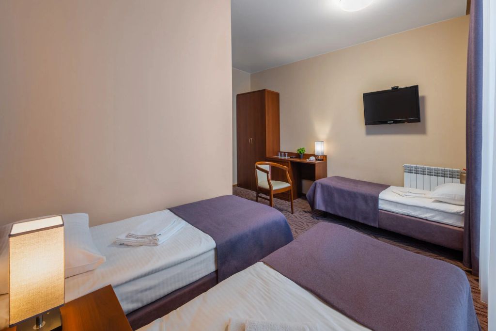 Украина — Трёхместный номер стандарт