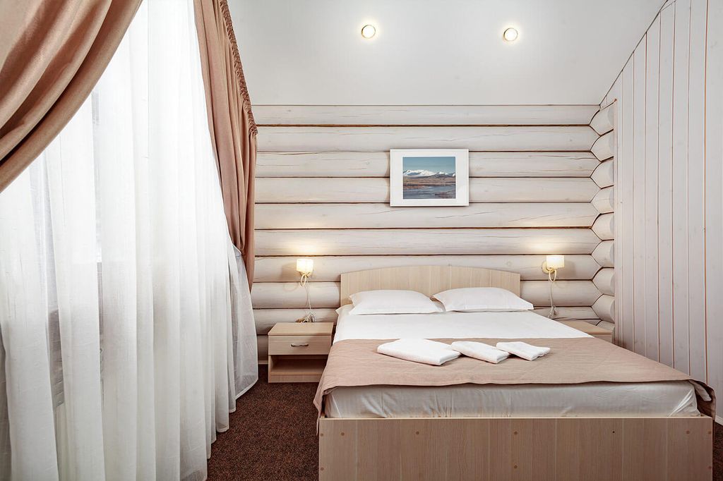 Гелион — Четырёхместный номер № 7 Люкс второй этаж (Семейный дом)