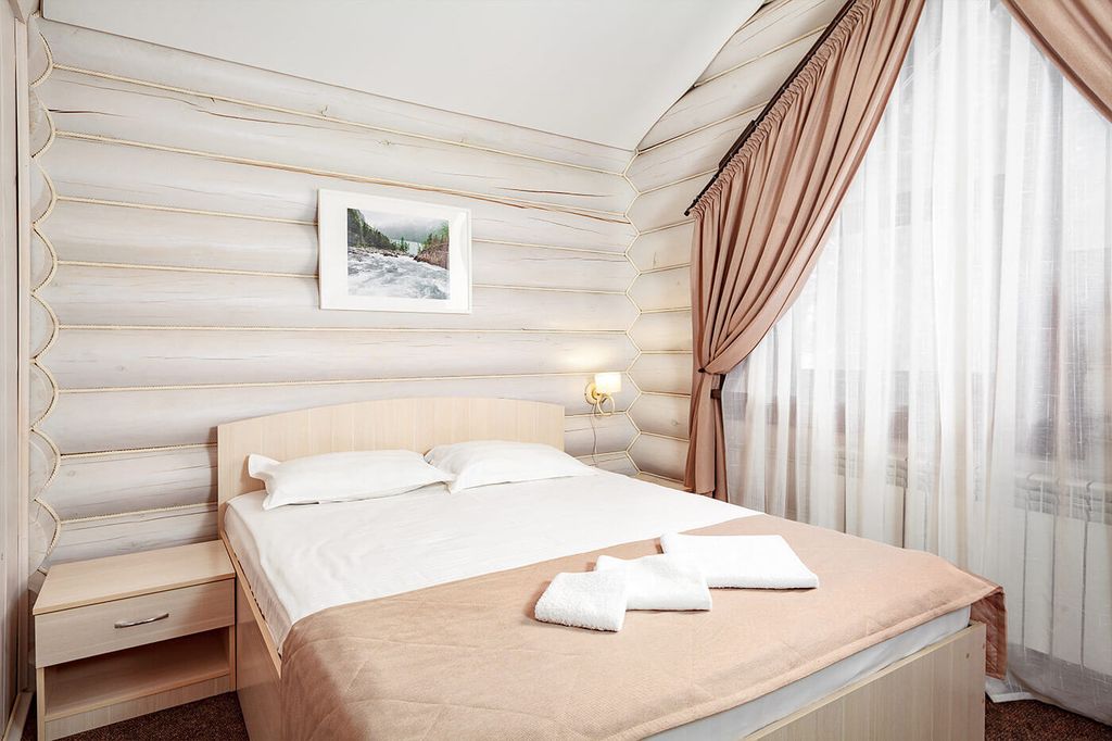 Гелион — Четырёхместный номер № 8 Люкс второй этаж, без балкона (Семейный дом)