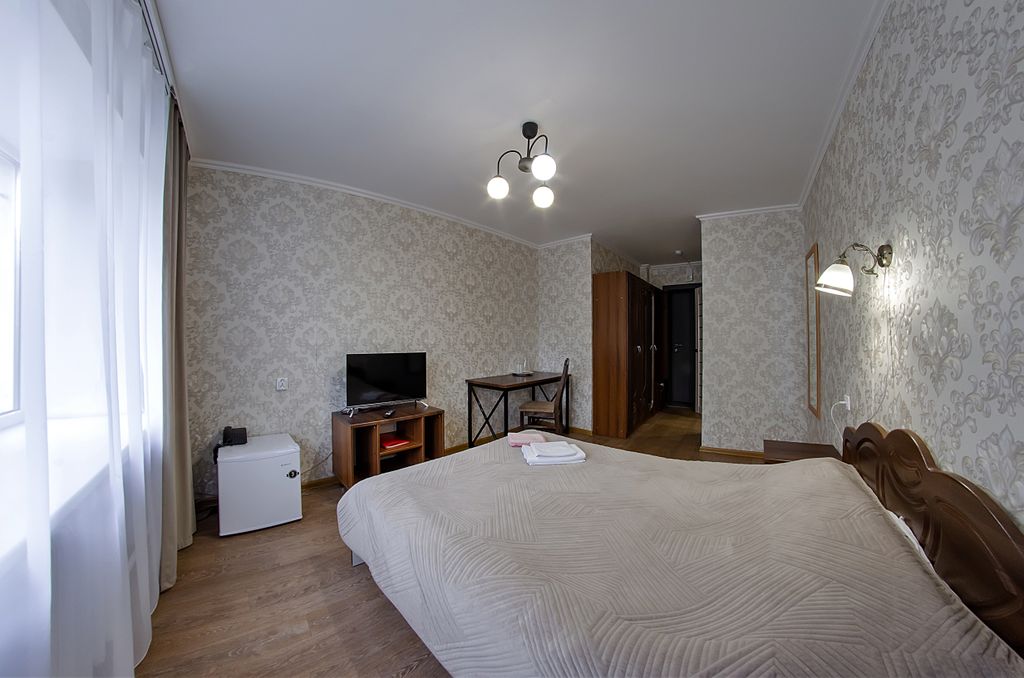 Спутник — Двухместный номер с 1 кроватью ( первая категория стандарт)