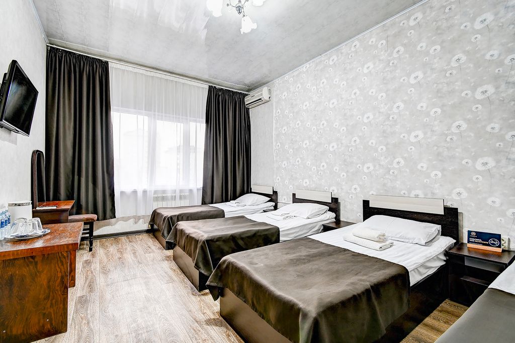 Азалия-Мимоза — Четырёхместный номер стандарт