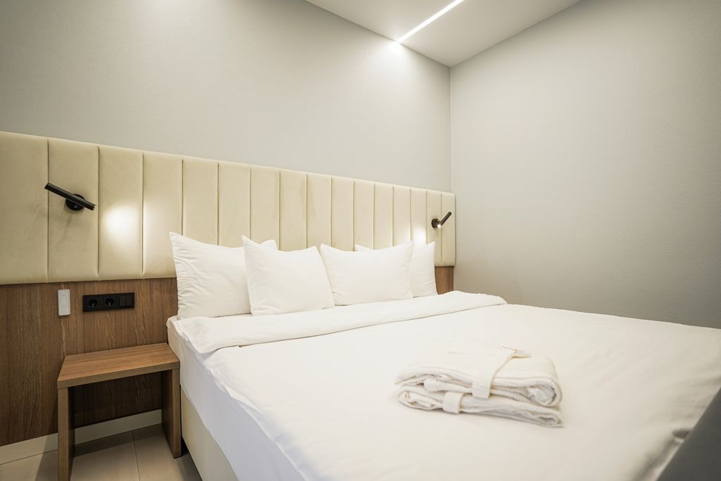 BlissPark — Четырёхместный номер улучшенный с видом на город