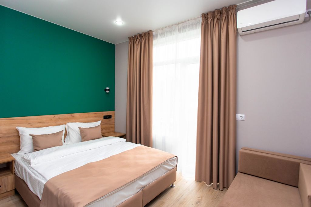 Карс Делюкс — Двухместный номер с 1 кроватью улучшенный двухместный номер с доп. местом и французским балконом