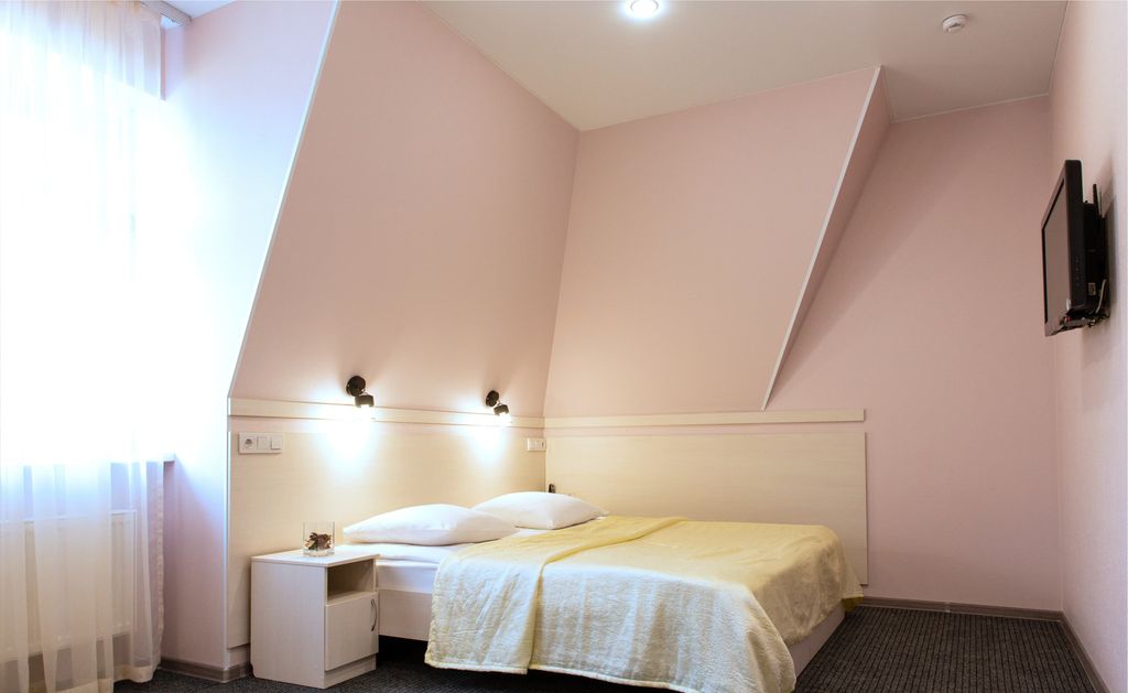 К-Визит — Двухместный номер с 1 кроватью полулюкс улучшенный №13 (2 корпус)