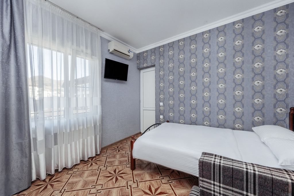 На Листопадной — Трёхместный номер стандарт