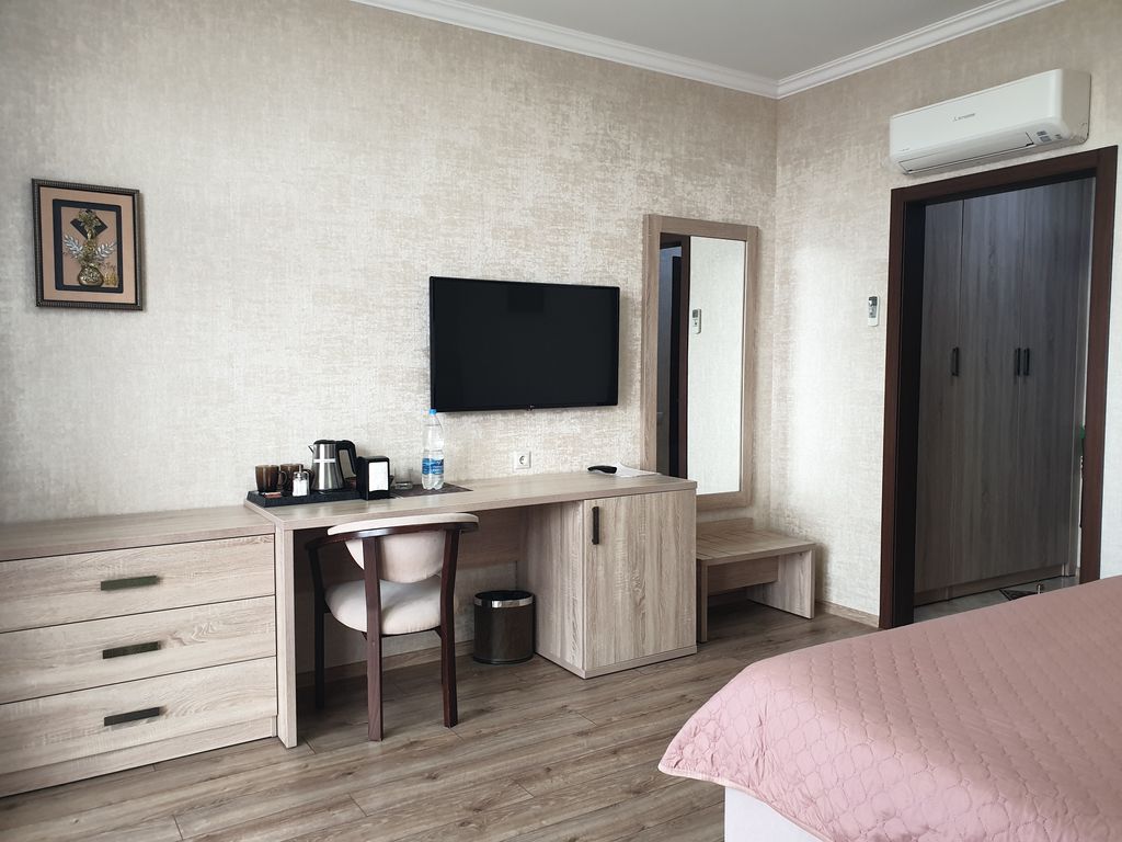 Annette Celentano — Трёхместный номер делюкс