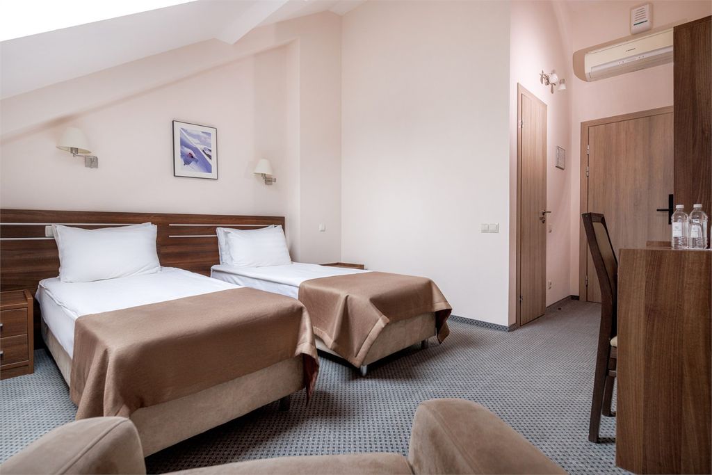 Русские Сезоны — Семейный номер двухкомнатный стандарт