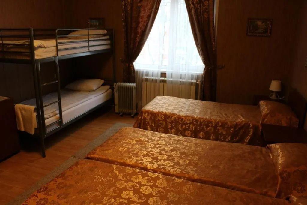 Уют — Семейный номер с ванной