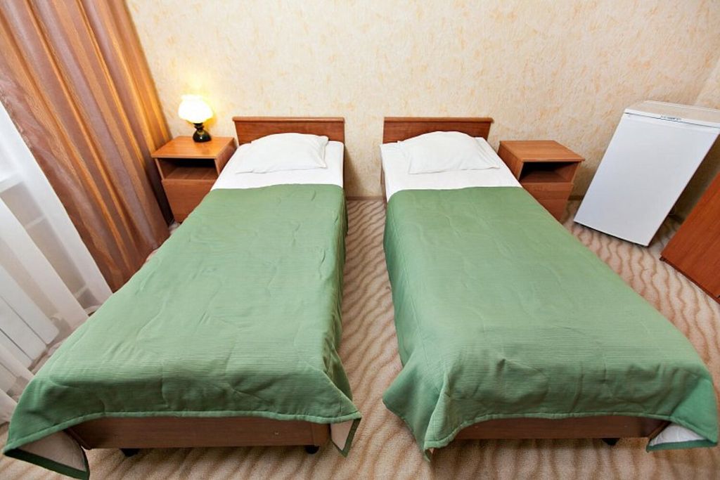 Гвардейская — Двухместный номер с 2 отдельными кроватями стандарт