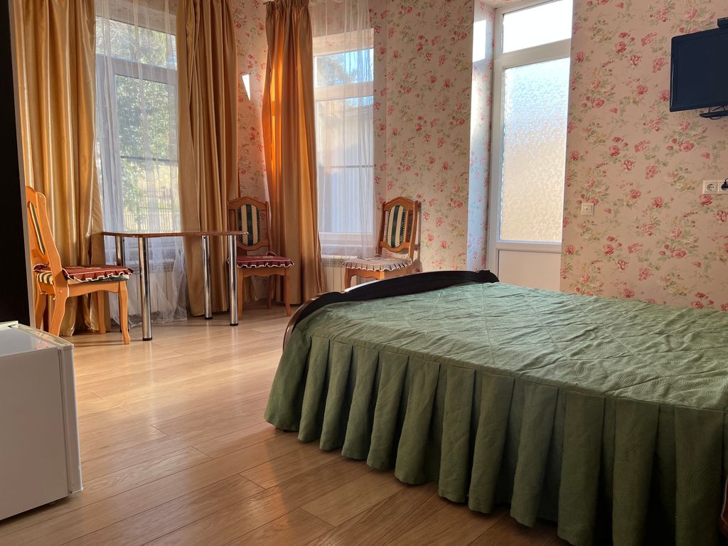 Краснополянская — Четырёхместный номер улучшенный с видом на море