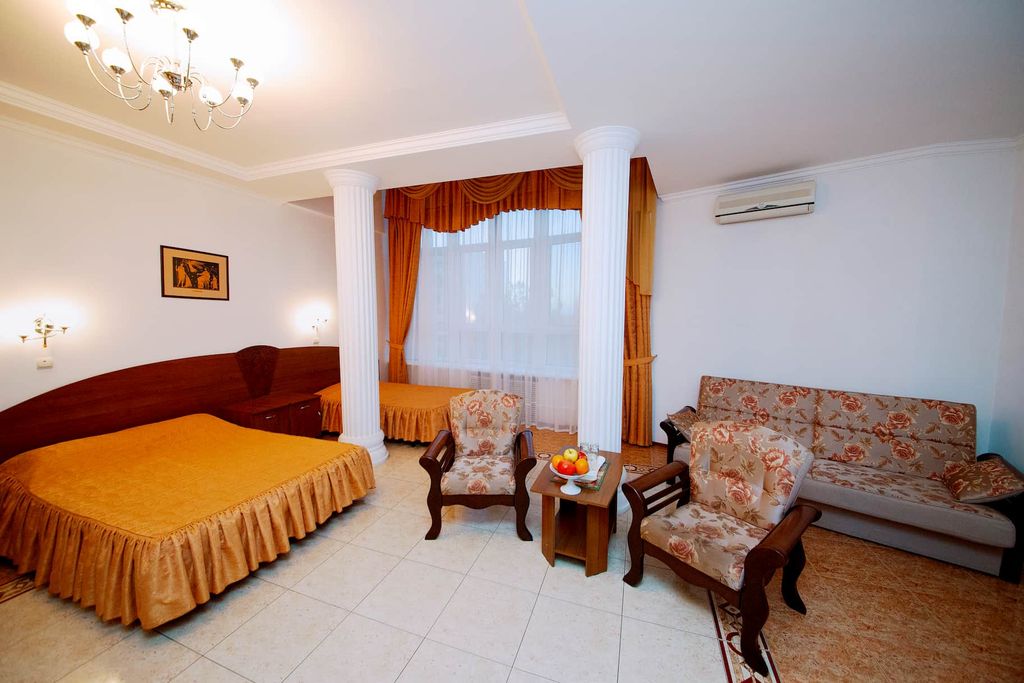 Ясон — Трёхместный номер Делюкс