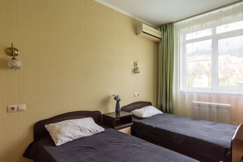 У Черноморья — Семейный номер 2-х комнатный с собственной кухней и видом на море, горы и бассейн