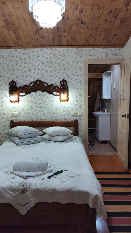 Кержацкие Палати — Четырёхместный номер Горница старинная