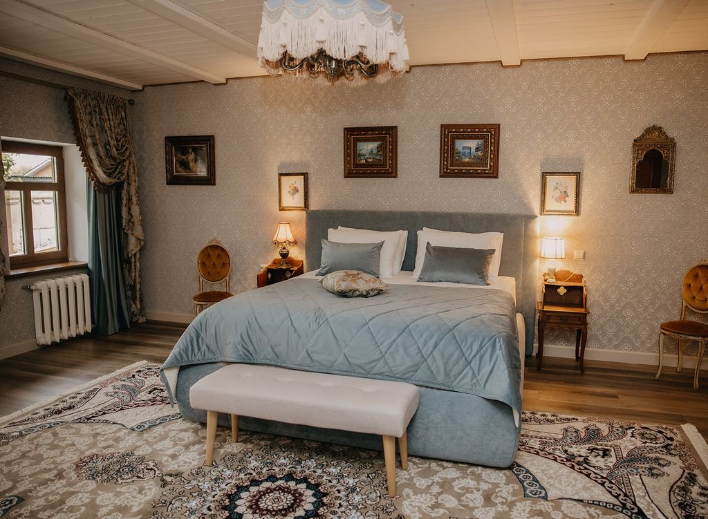 Империал — Четырёхместный номер апартамент двухуровневый Пастернак