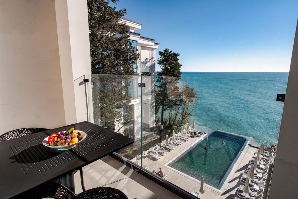 Курортный отель Лучезарный Резорт — Студия с видом на бассейн