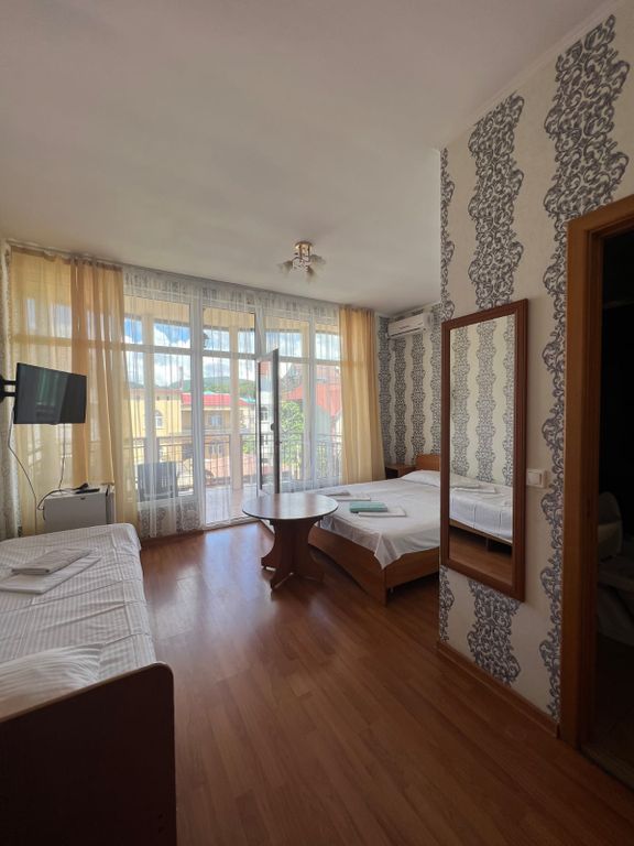 Марлита — Трёхместный номер с удобствами (с балконами)