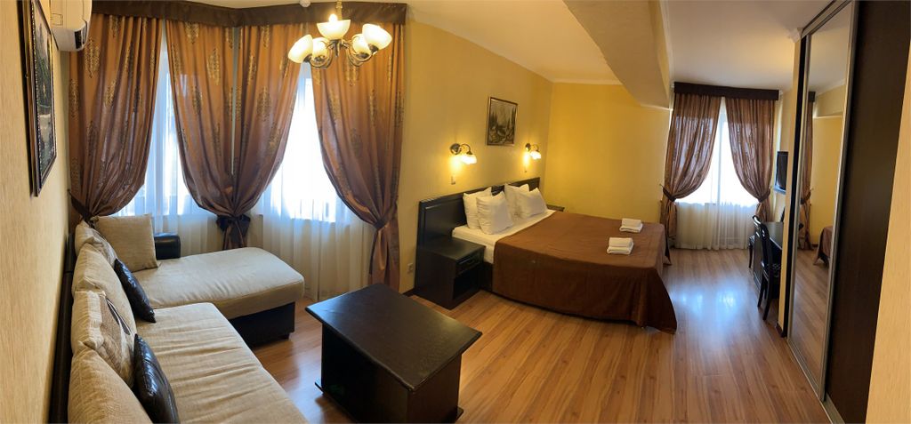 АКС — Трёхместный номер с балконом и видом на море