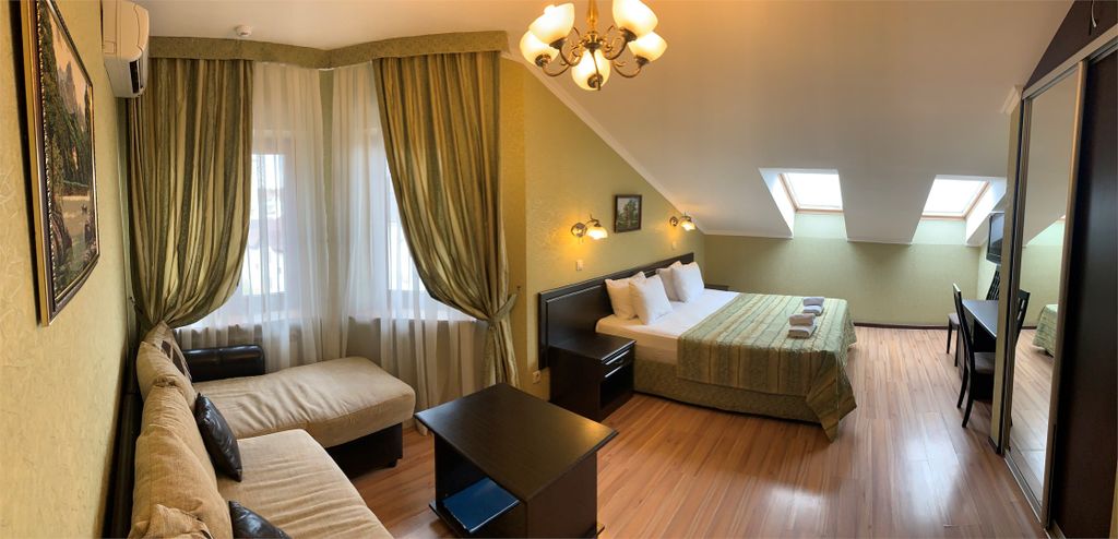 АКС — Трёхместный номер мансардного типа