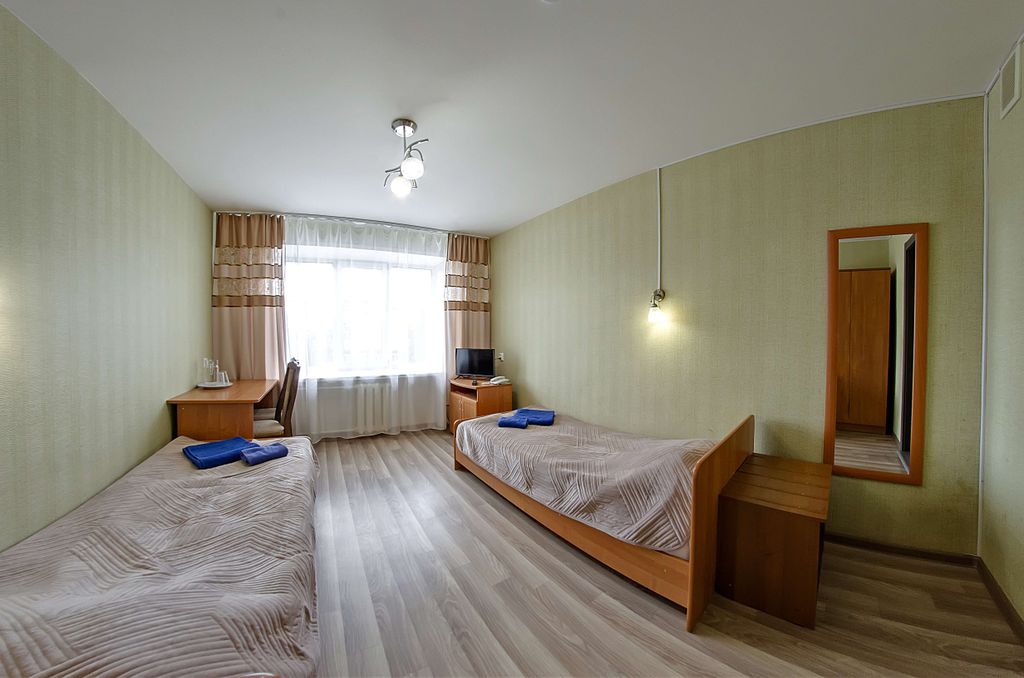 Спутник — Двухместный номер с 2 отдельными кроватями (пятая категория эконом)