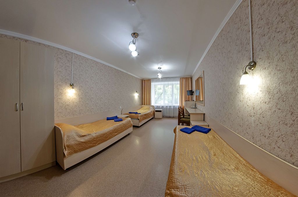 Спутник — Трёхместный номер с 3 отдельными  кроватями (пятая категория эконом)