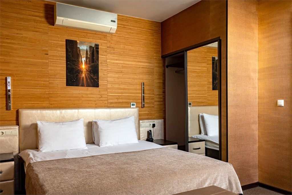 ТатарИнн — Двухместный номер с 1 кроватью Двухкомнатный люкс на мансардном этаже