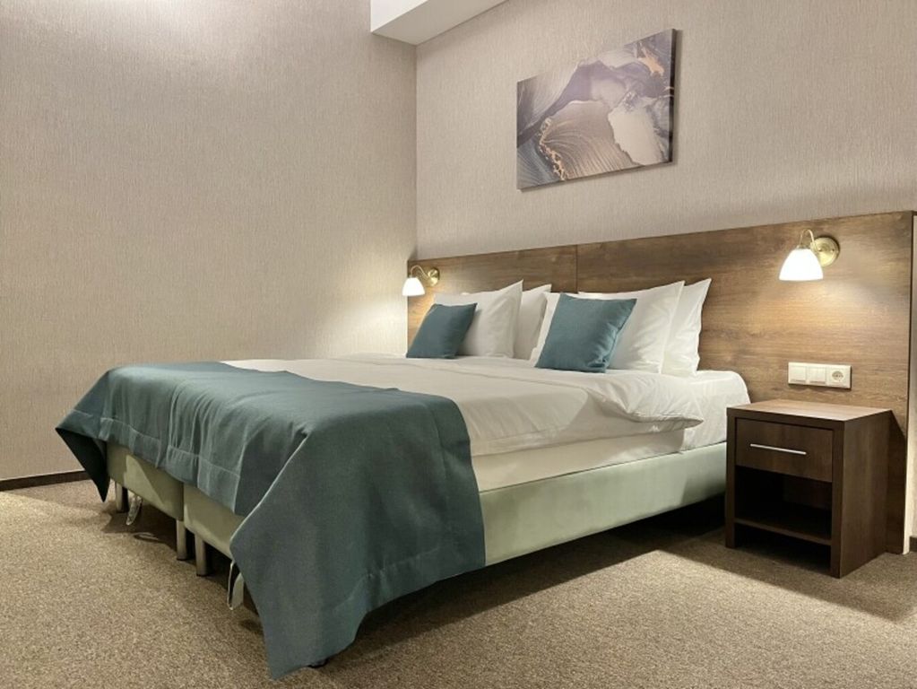 Александр Невский — Двухместный номер с 1 кроватью супериор (с одной большой кроватью)